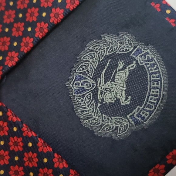 Burberrys - Picture 2 of 5